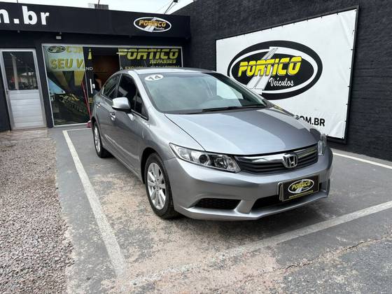 HONDA CIVIC 1.8 LXS 16V FLEX 4P AUTOMÁTICO HONDA CIVIC 1.8 LXS 16V FLEX 4P AUTOMÁTICO